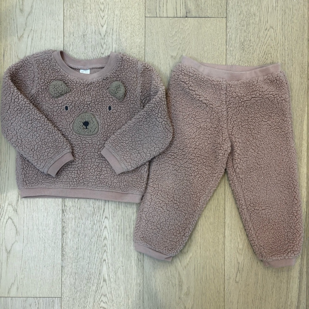 Carters Mauve/Pink Fuzzy Sweatsuit 24mo